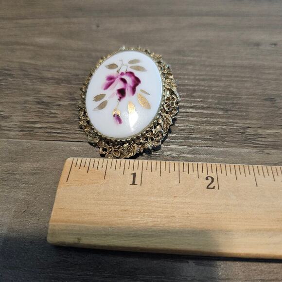 Vintage Hand Painted Brooch Gold Tone Pin Floral Elegant Mid Century Porcelain - Picture 8 of 8